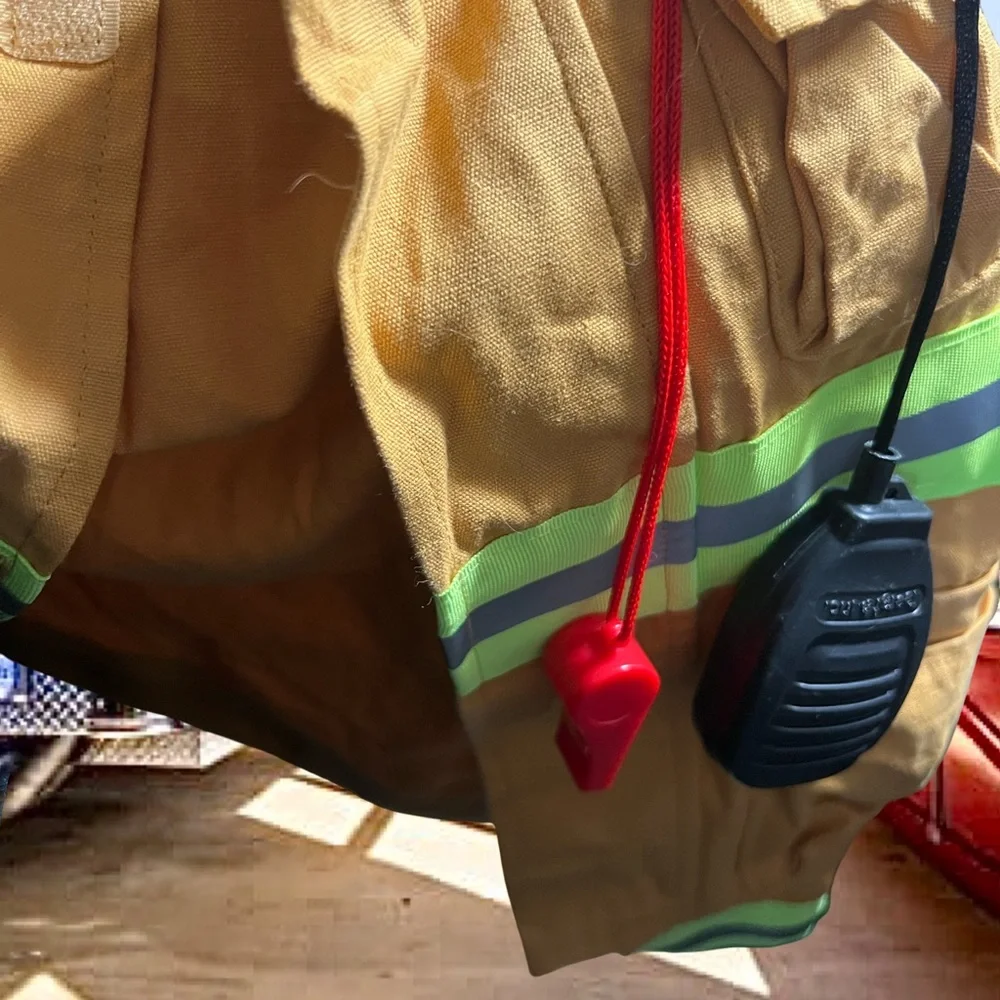 Tee-tot Kids Firefighter Costume with Helmet Size 5-6 - Picture 3 of 7